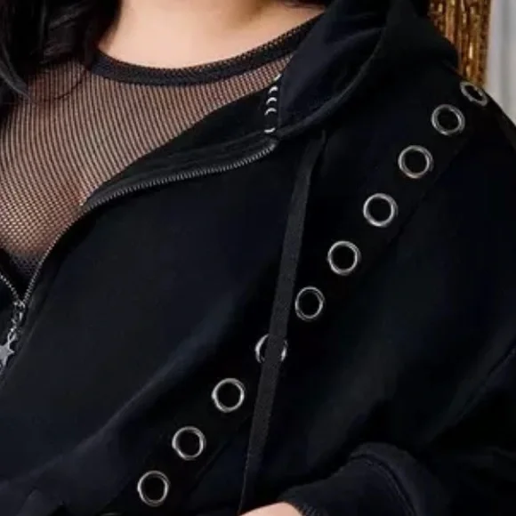 Torrid - Picture 2 of 7